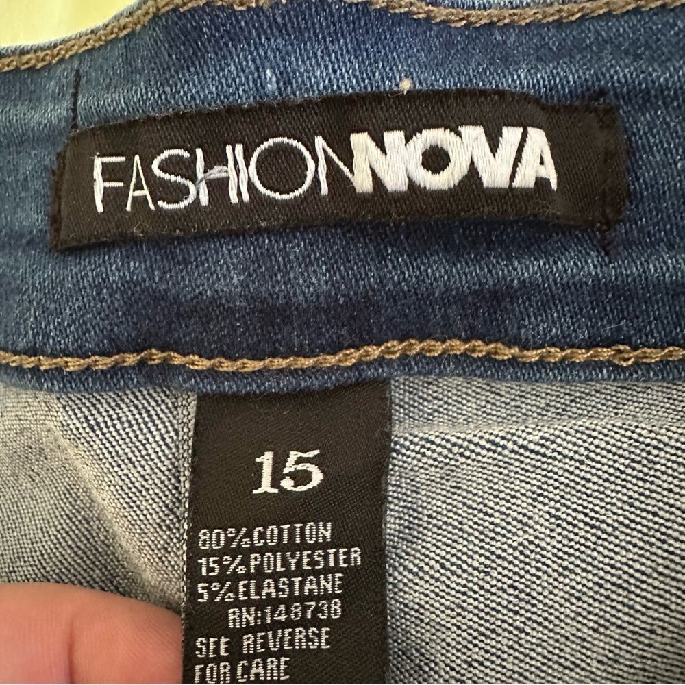 Fashion Nova Blue Distressed Jean Shorts 15 - Picture 3 of 8